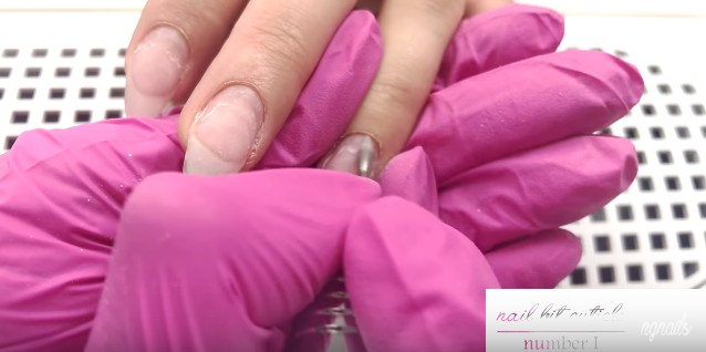 przygotowanie plytki pod manicure hybrydowy usuniecie hybrydy skorek ngnails 4