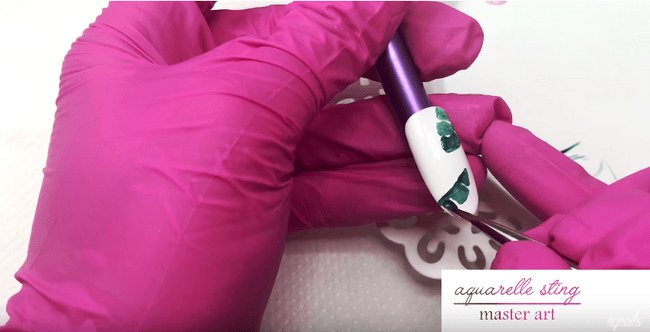 proste zdobienie krok po kroku tropikalne zdobienia manicure hybrydowy tutorial 03