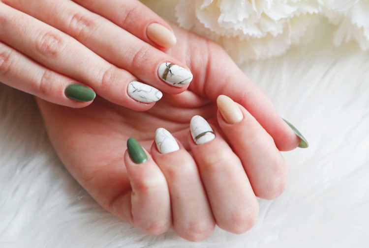 marble nails marmurkowe paznokcie manicure hybrydowy tutorial 03